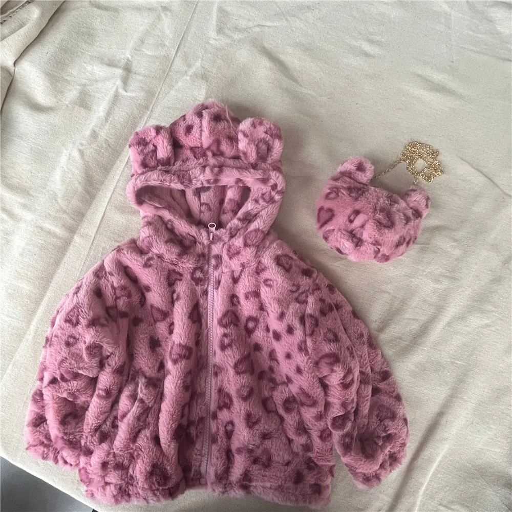 

Детская одежда в Корейском стиле Осень/Зима 2022 Детское пальто в горошек с розовым леопардовым принтом для мальчиков и девочек