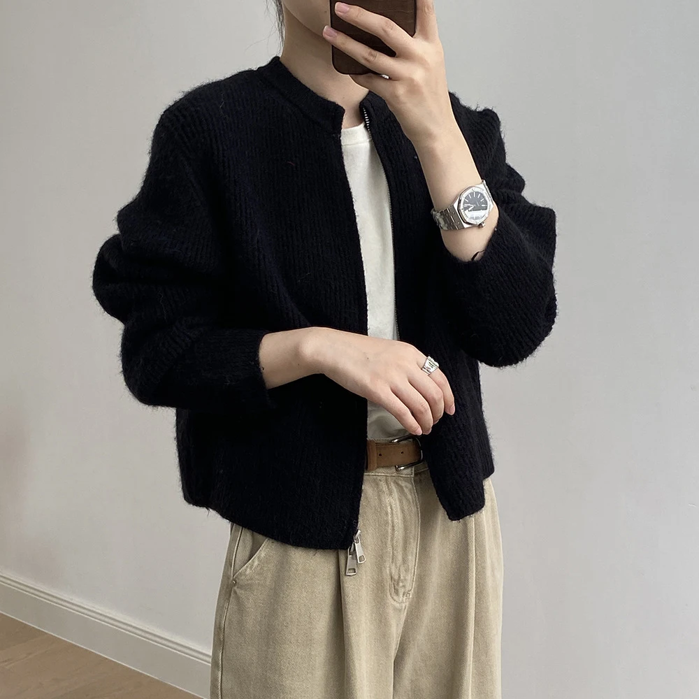 Женский осенний кардиган на молнии с круглым вырезом