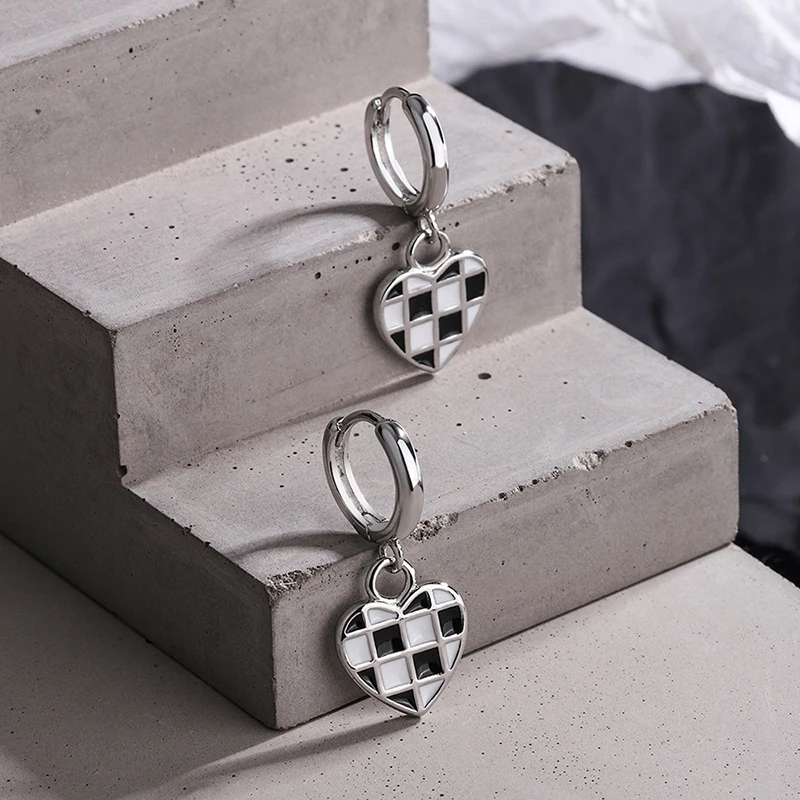

Black And White Hoop Earrings For Women Simple Heart Silver Color Helix Piercing Earrings South Korea Trendy Woman Jewelry 2022
