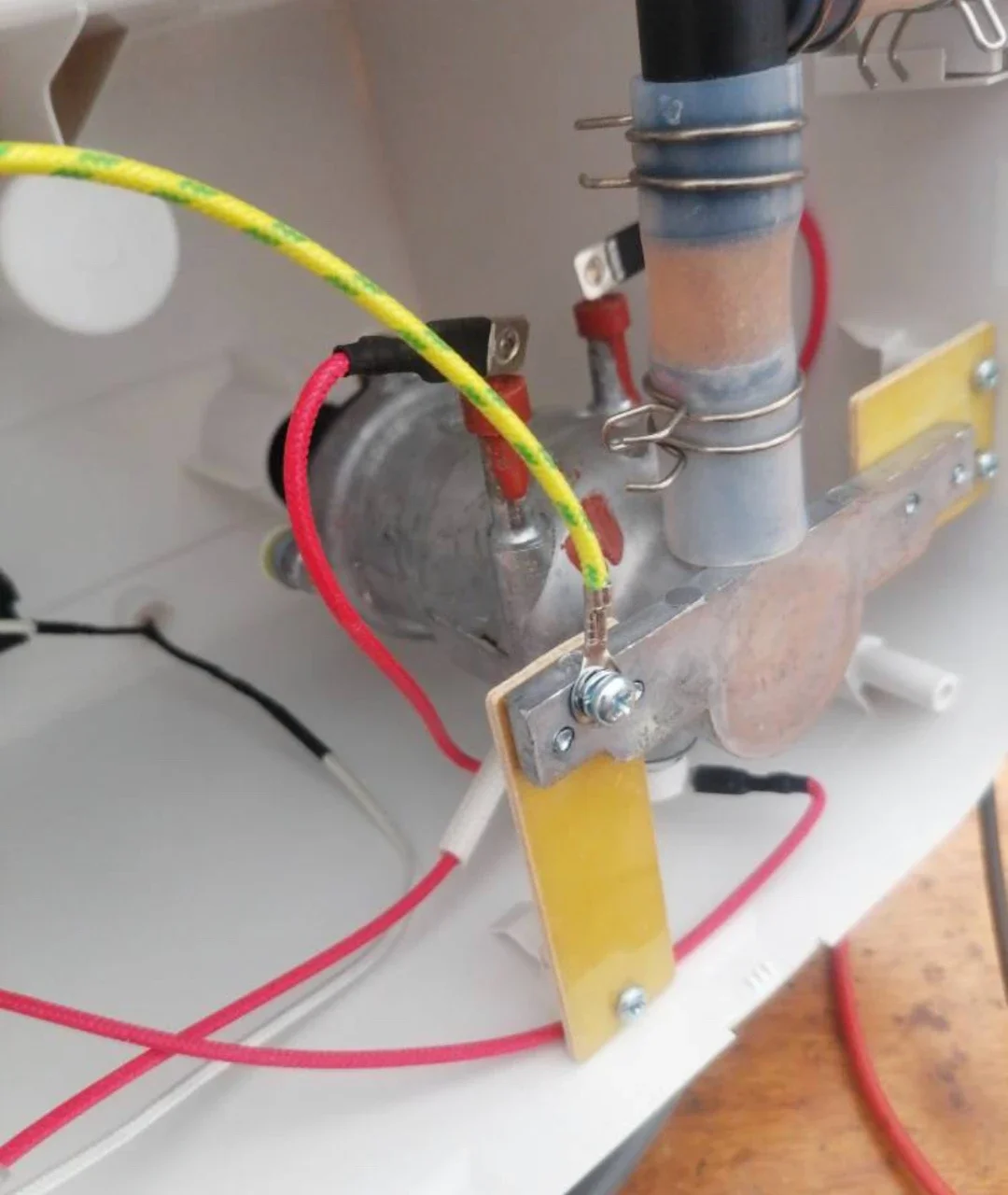 

Нагревательный элемент для отпаривателя Haier HY-GD1802S