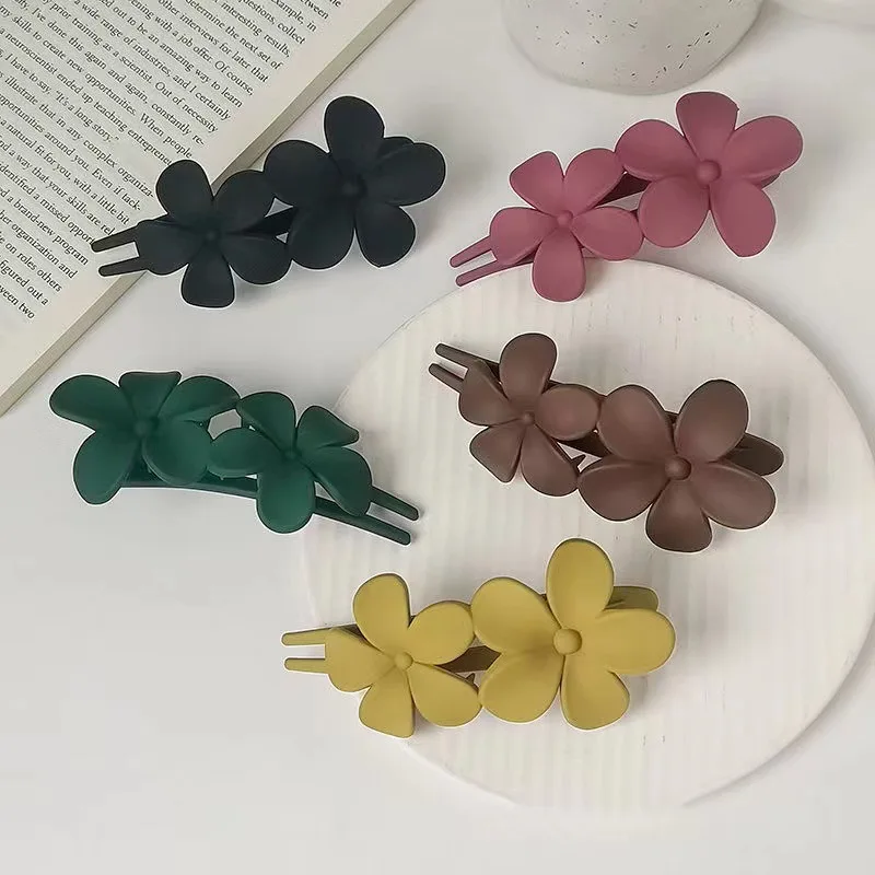 

Flower Clip Headwear for Women's Hair Clips with Curly Hair on the Back of The Head Large Duckbill Hair Clip
