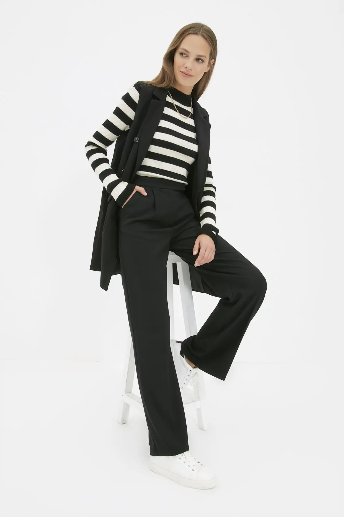 

Trendyol Wide Leg Pants TCTAW22TP0026