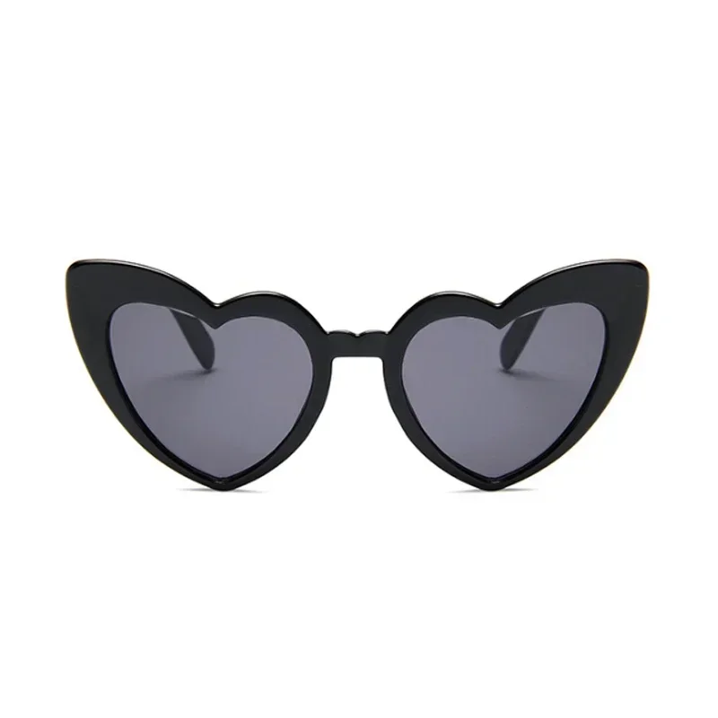 Фото Новые милые солнцезащитные очки в форме сердца, женские модные дизайнерские солнцезащитные очки, черные зеркальные очки для вечеринок, Oculos De Sol Feminino №3