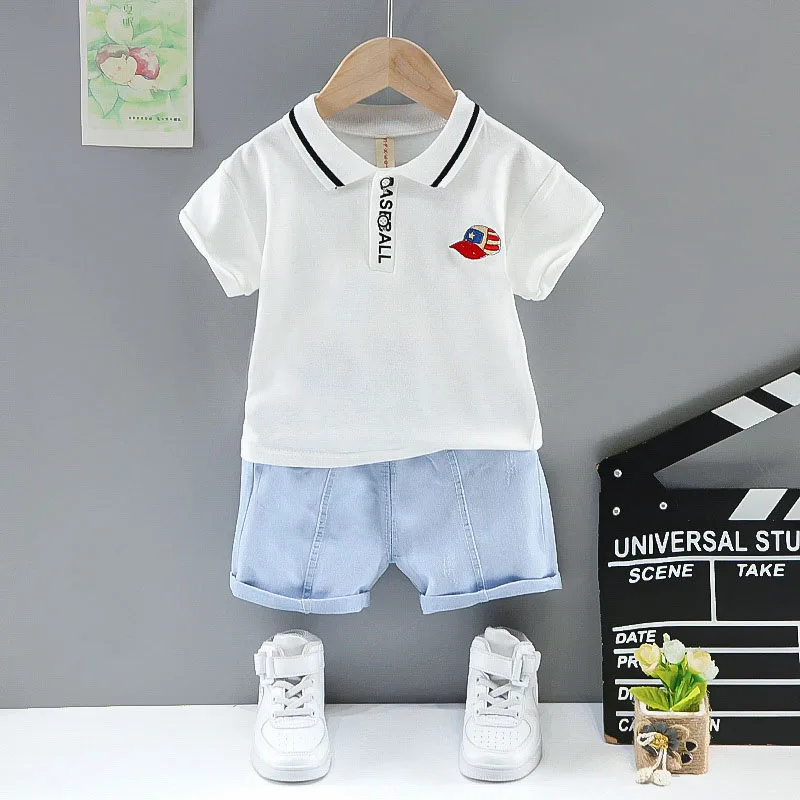 

Children's Suit for 1 to 4 Year Old Boy Outfit 2022 New Summer Turn-down Collar Pullover Short Sleeved T-shirts Top + Shorts Set