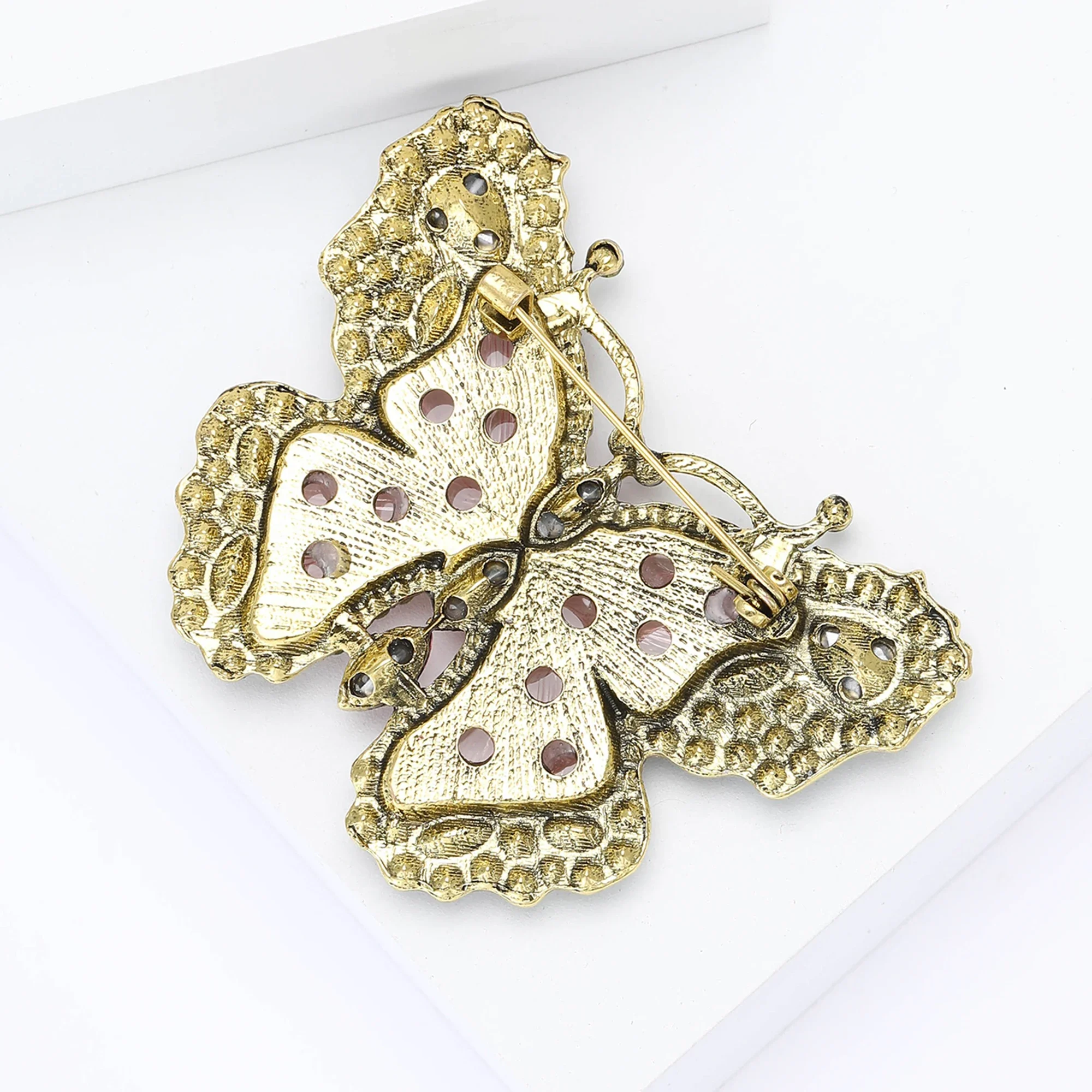 Красивые стразы бабочки броши для женщин унисекс насекомых булавки 4-цветные