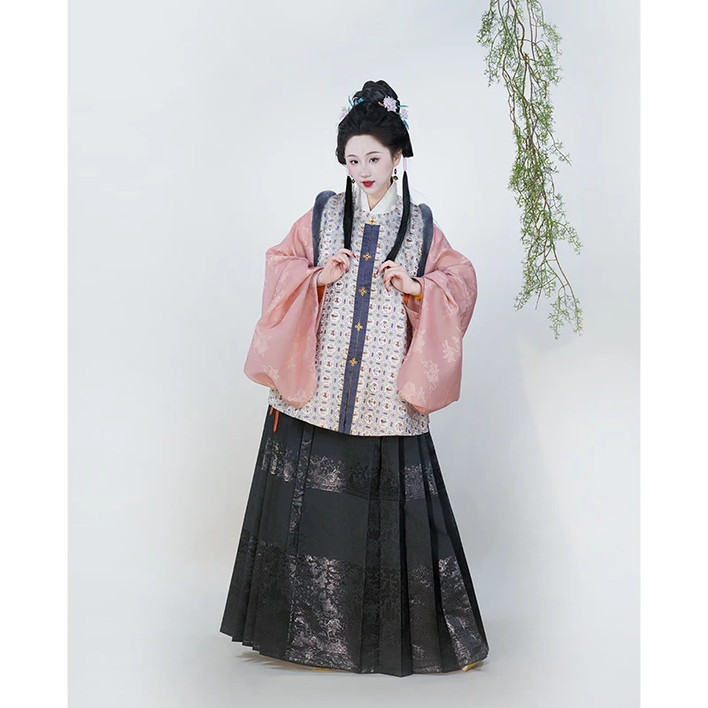 4 цвета Hanfu тканый Золотой Атлас мин сделано 5 метров Плиссированное лицо лошади