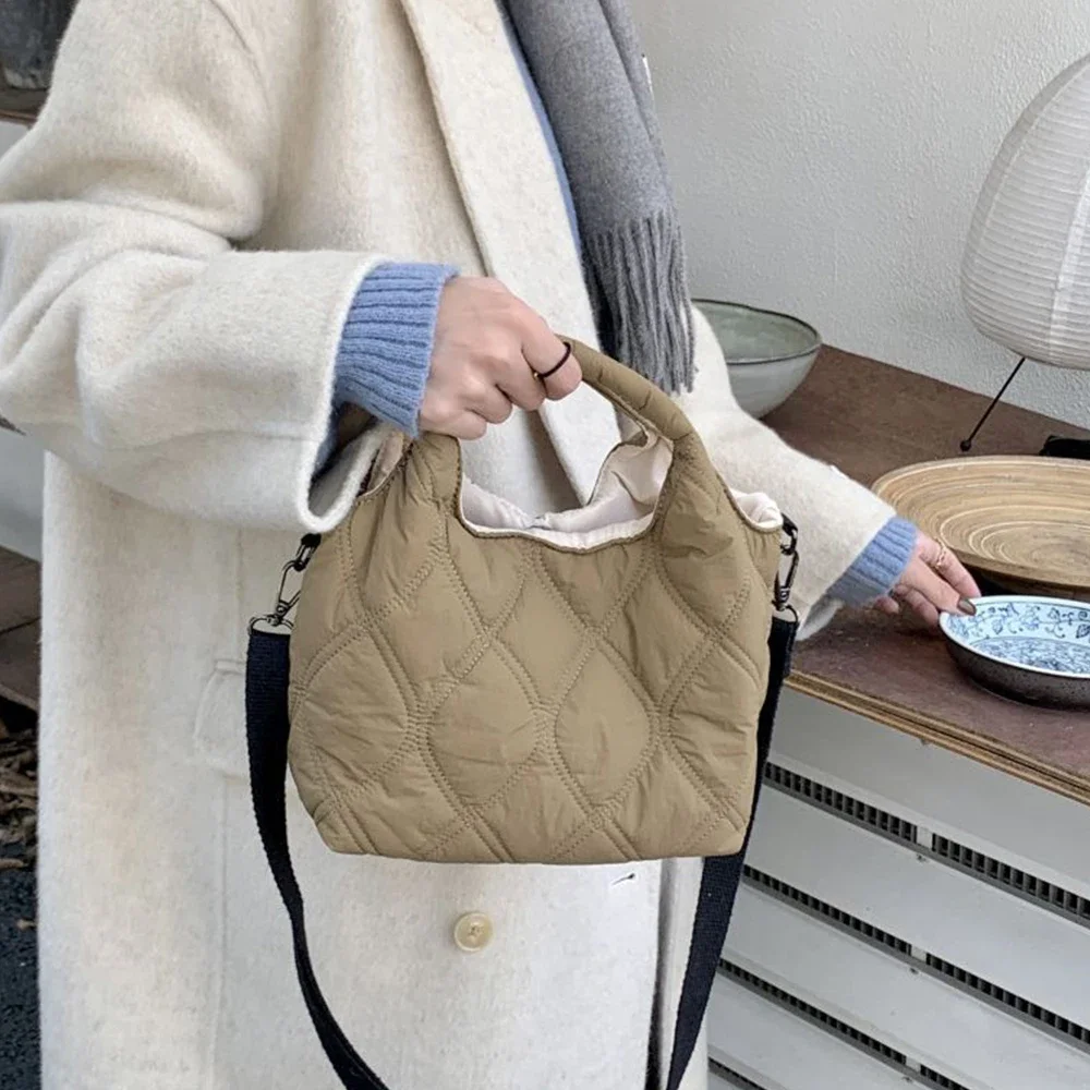 

Casual Lingge Cloud Bag Soft Quilted Women‘s Handbag Cotton Padded Shoulder Crossbody Bag Winter Small Designer Bags for Women