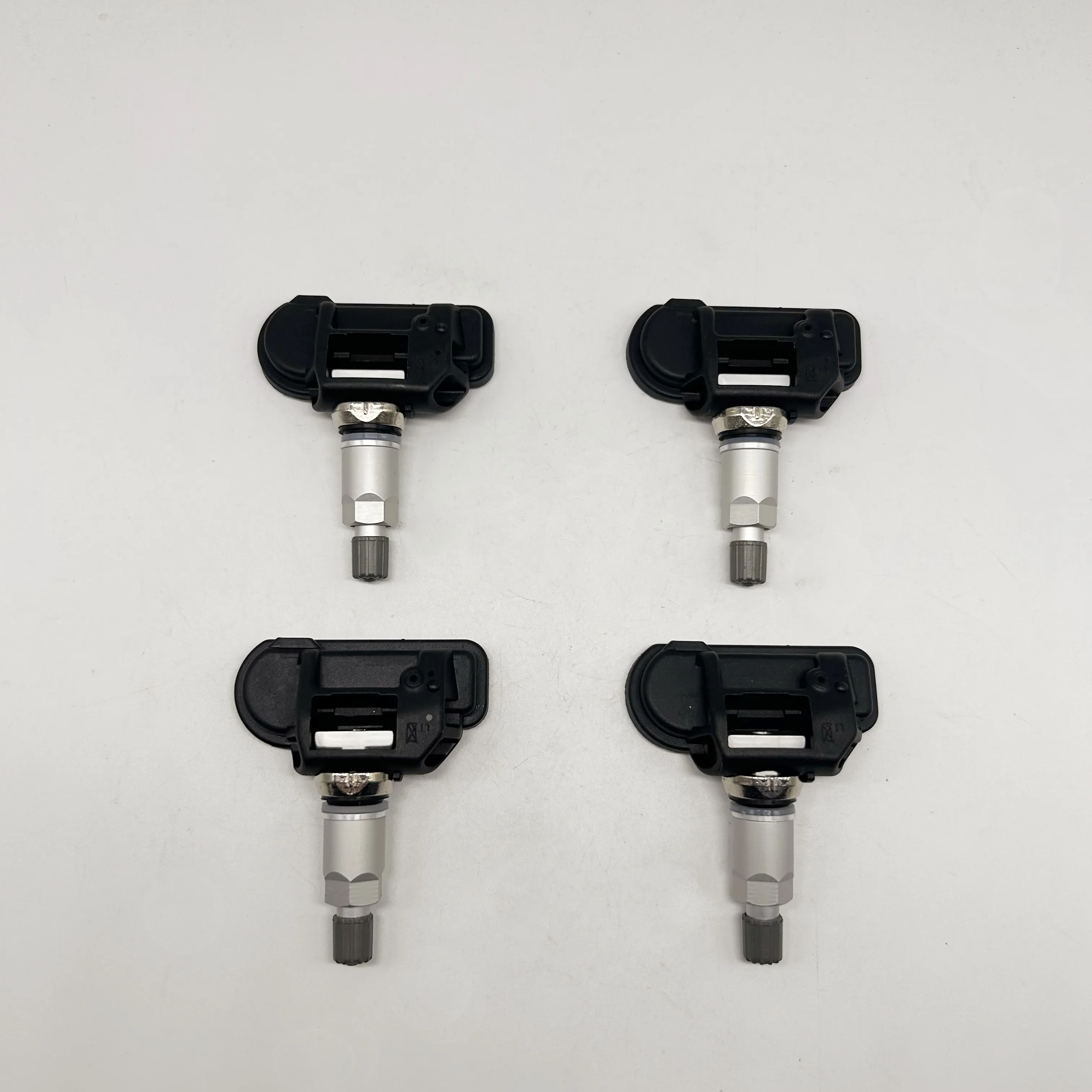 Датчик контроля давления в шинах A0009050030, 350/500 МГц, 433 мл Датчик контроля давления в шинах A0009050030, 350/500 МГц, 433 мл