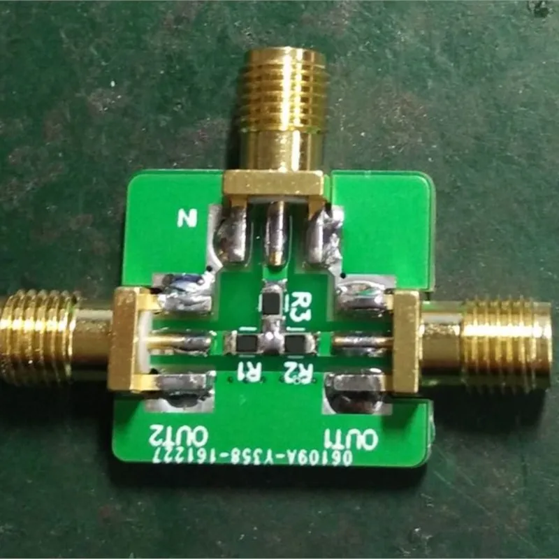 

DC-4G 2 Power Splitter Power Splitter