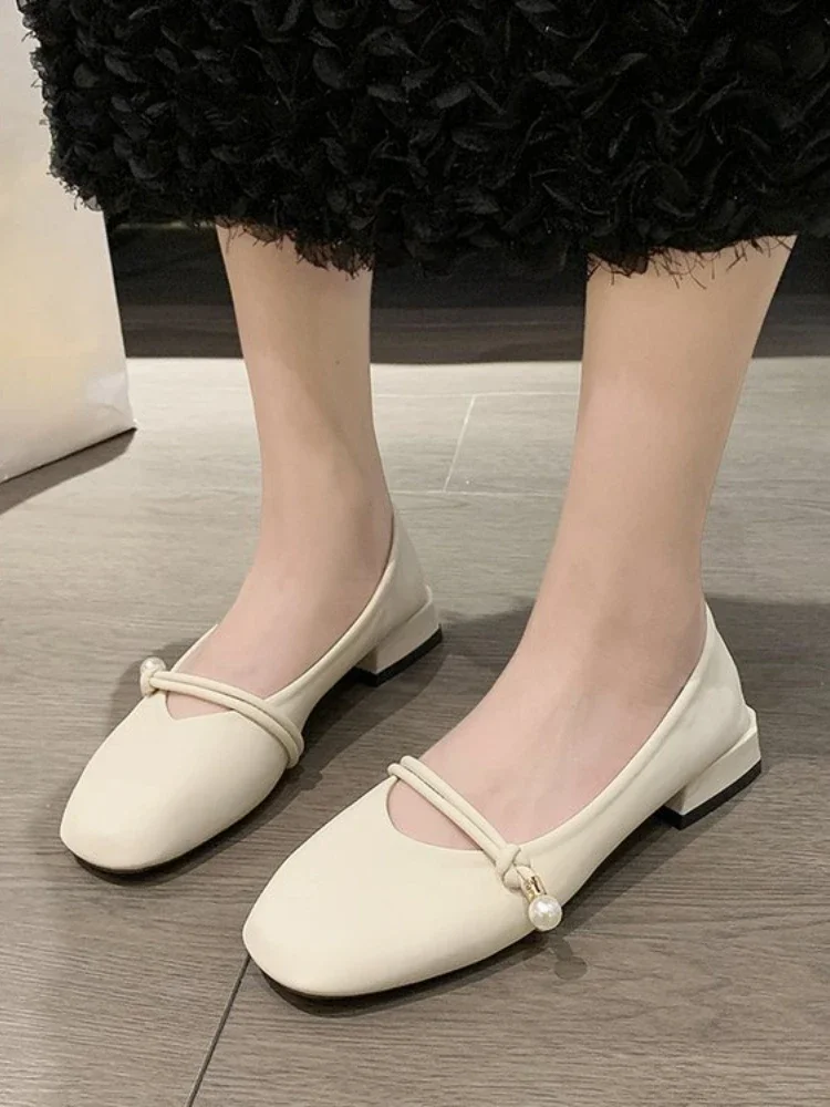 Лаковые кожаные женские туфли на высоком каблуке с квадратным носком новинка 2023