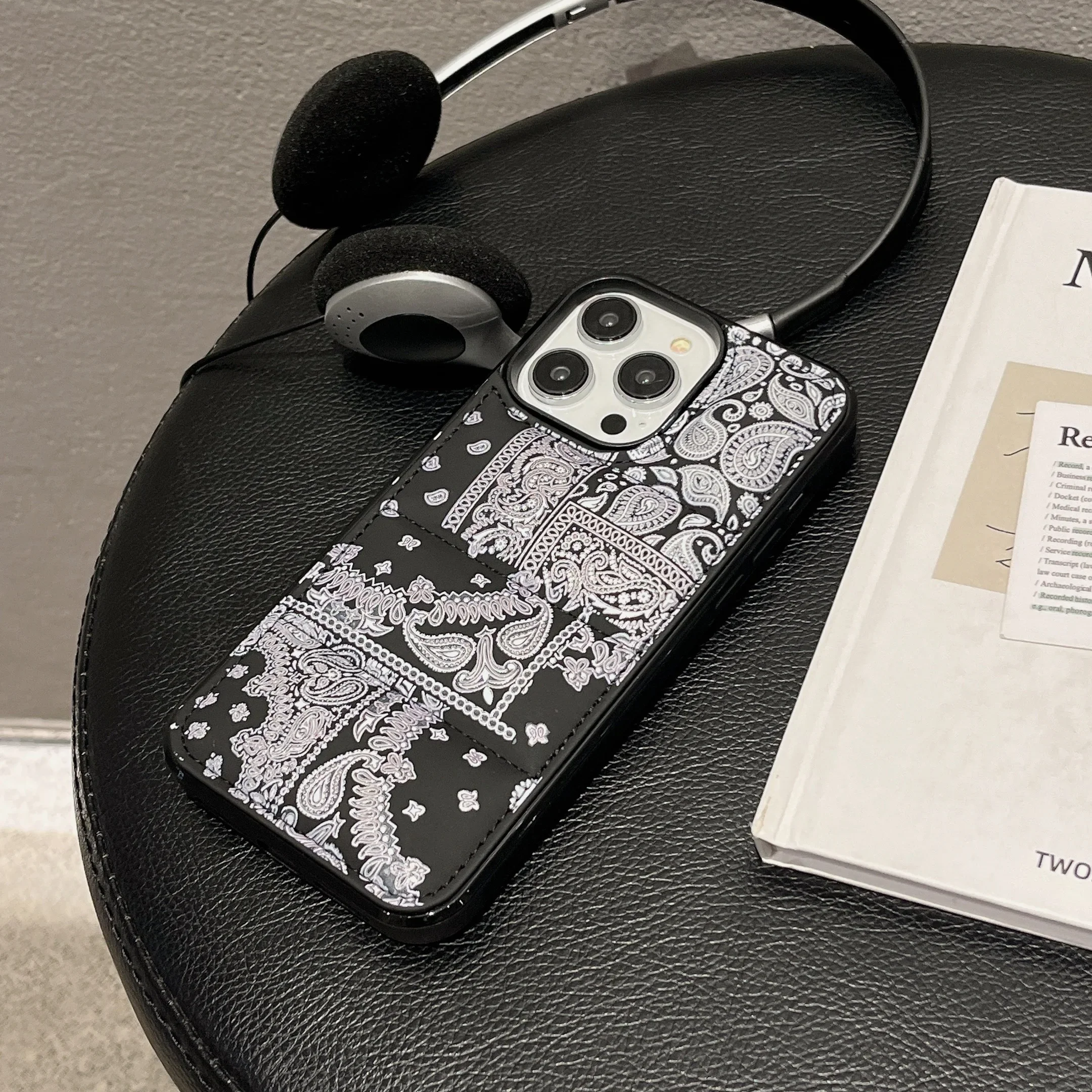 Чехол-пуховик в стиле ретро с рисунком Пейсли для iPhone 16 15 14 13 12 11 Pro Max X XS 7 8 Plus