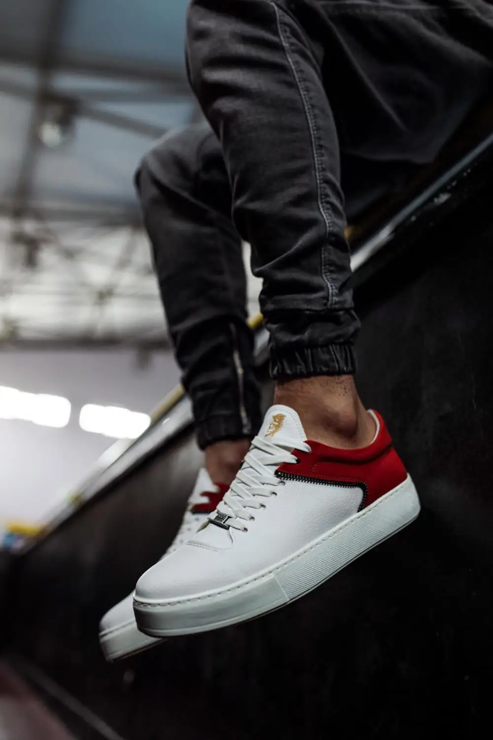 

Мужская обувь мужские кроссовки Дизайнерские повседневные 2021 дышащие ортопедические мужские белые новые дышащие спортивные летние весенн...