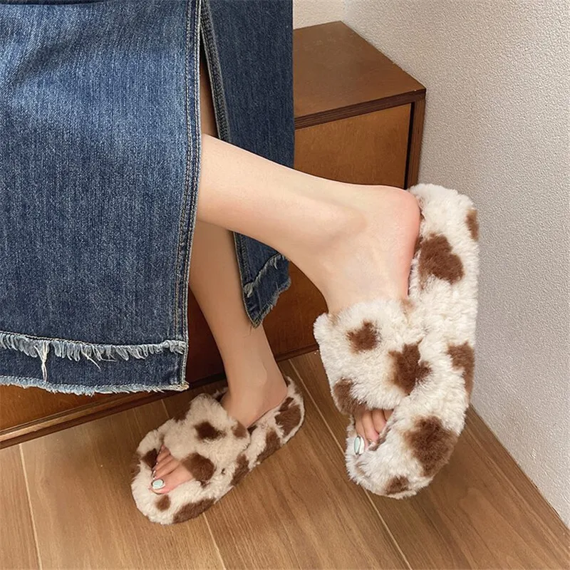 Меховые тапочки с пятнистым узором на осень и зиму 2024 новый стиль теплые