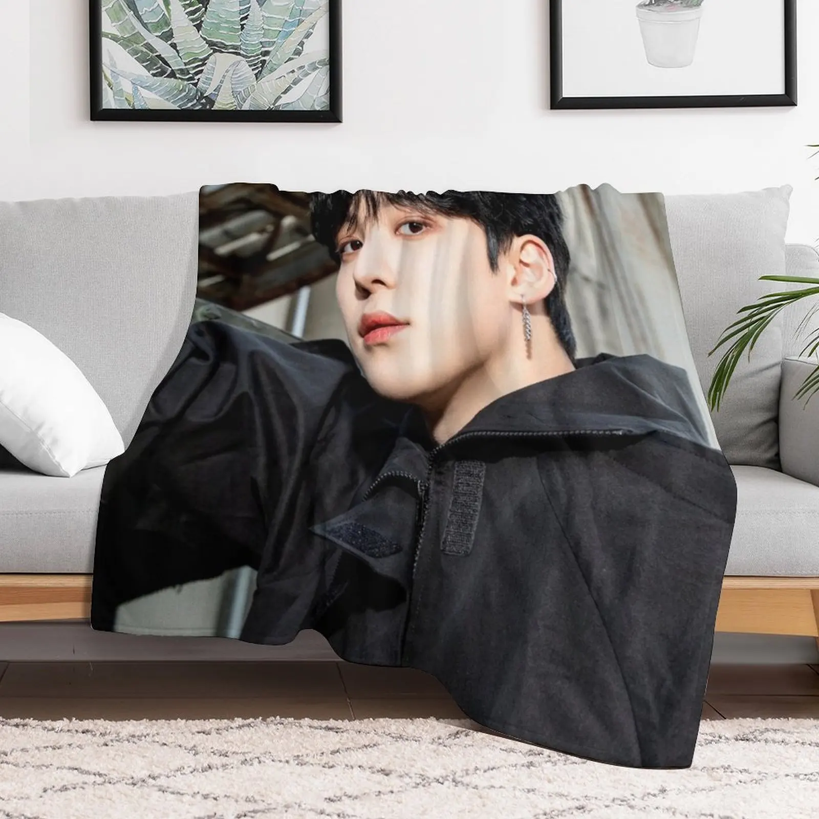 ATEEZ YUNHO THE WORLD EP.1 : МЕХАНИЗМ GUERRILLA Плед Одеяла Диваны Украшения среда