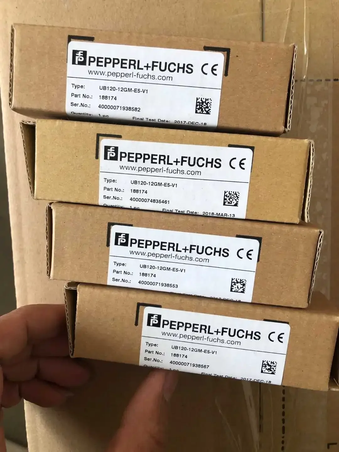 188174 UB120-12GM-E5-V1 100% новый и оригинальный