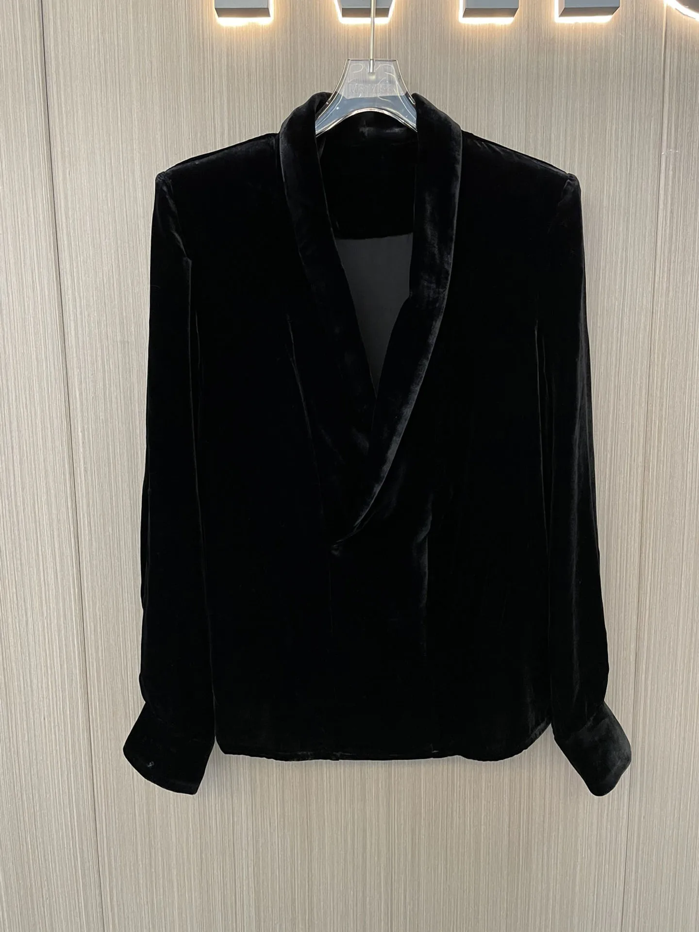 

2023 Women's Clothing V Neck High Quality Velvet Jacket Autumn Winter New