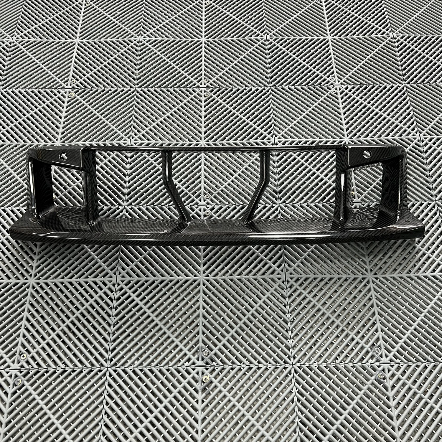 Для BMW M2 G87 2023-24 новый задний бампер из сухого углеродного волокна