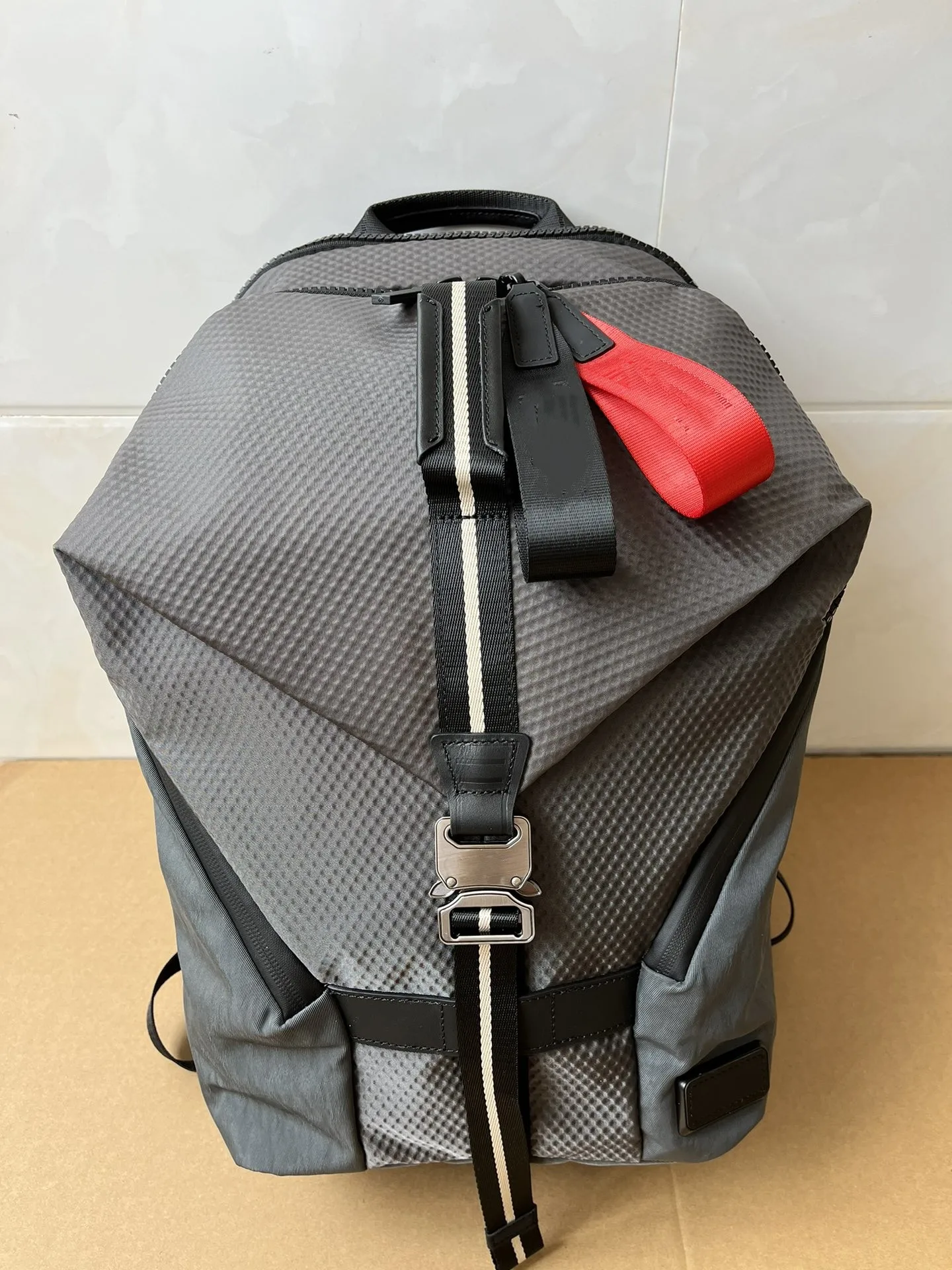 

798673 Men's Lightweight Business Backpack Joint Series 15-Inch Fashion Computer Backpack