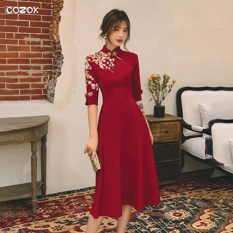 COZOK Mandarin Collar Chinese Style Cheongsam Flower Embroidery Satin Party Dress Gown Pleated Burgundy Qipao Female Vestidos