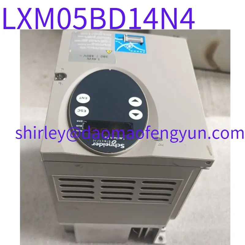 Бывший в употреблении сервопривод LXM05BD14N4 1.4KW Быстрая доставка