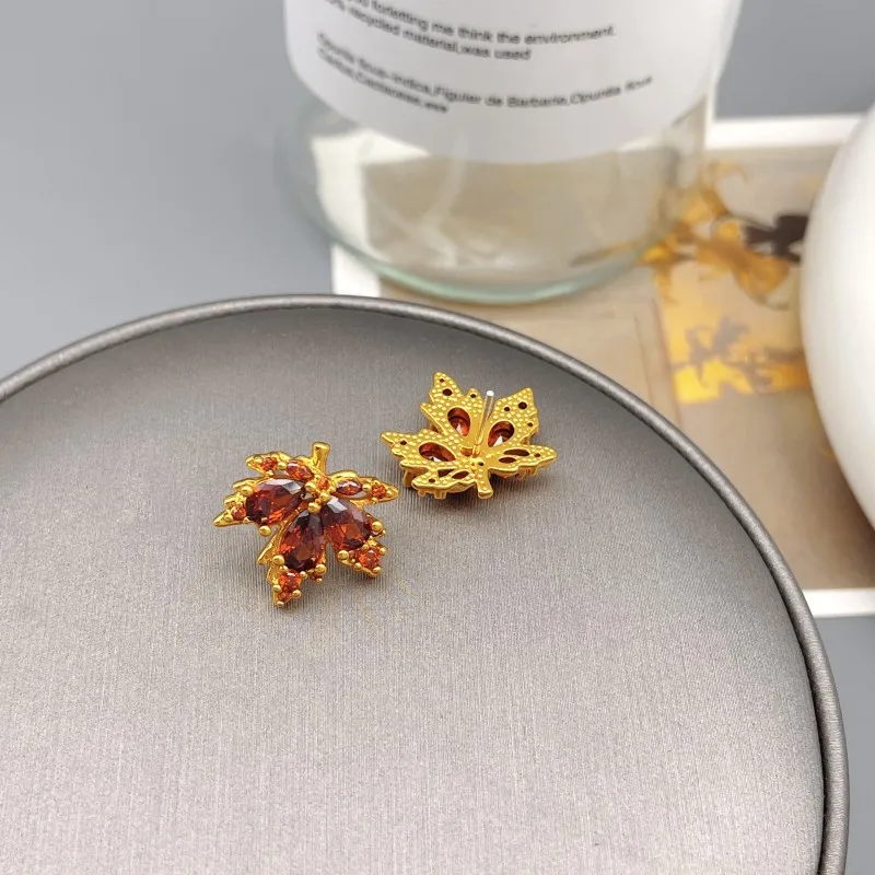 

French New Retro Inlaid Red Zircon Maple Leaf Shape Stud Earrings For Women Fashion Plating 18k Gold Daily Collocation Earrings
