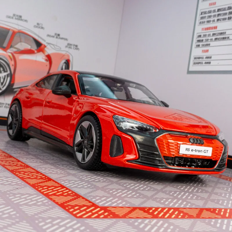 Фото Модель автомобиля Maisto 1:25, имитирующая Audi RS e-tron GT 2022 года, из сплава, с открывающимися дверями, богатой детализацией и тонкой отделкой. №2