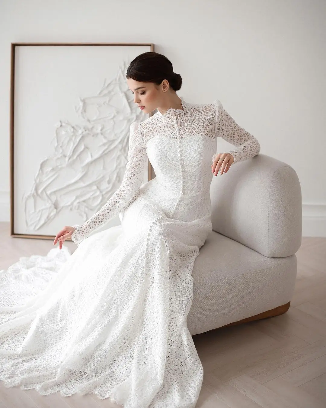 

Vintage Mermaid Long Sleeves White Lace Wedding Dresses High Neck Floor Length Bridal Gowns with Buttons