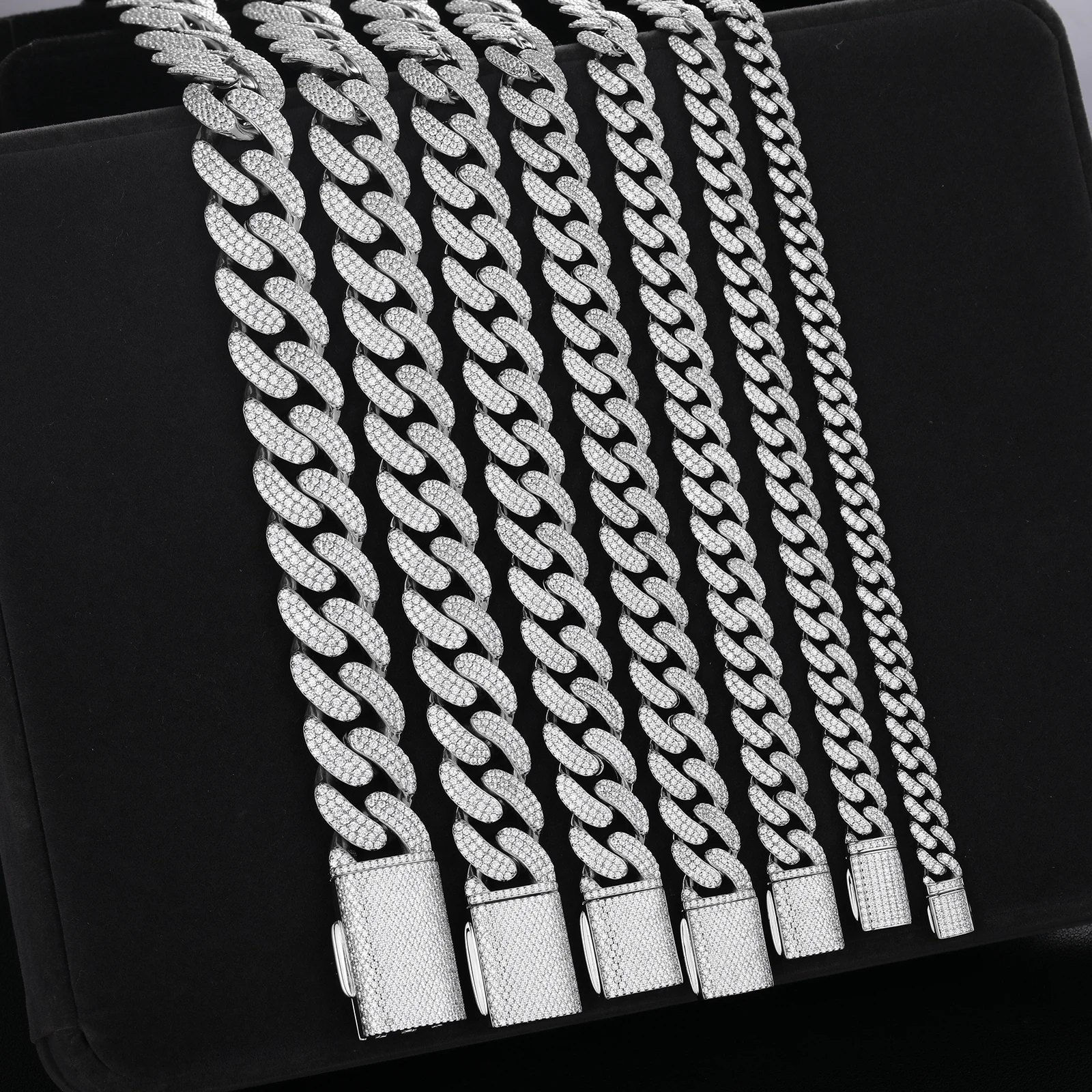 Браслет из серебра 925 пробы с муассанитом 8-20 мм