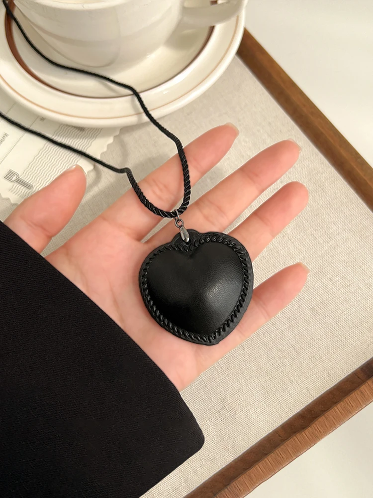 Черное женское ожерелье Love новинка 2024 популярная корейская серия длинная