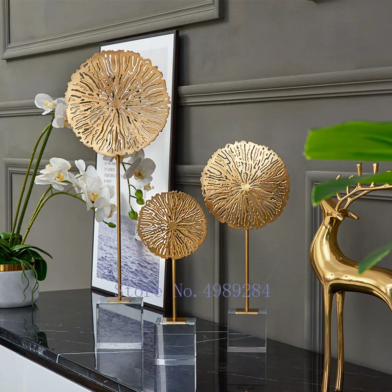 

Creativity Metal Plant Ornaments Crystal Base Handicraft Furnishings Modern Home Decoration Accessories Living Room Figures