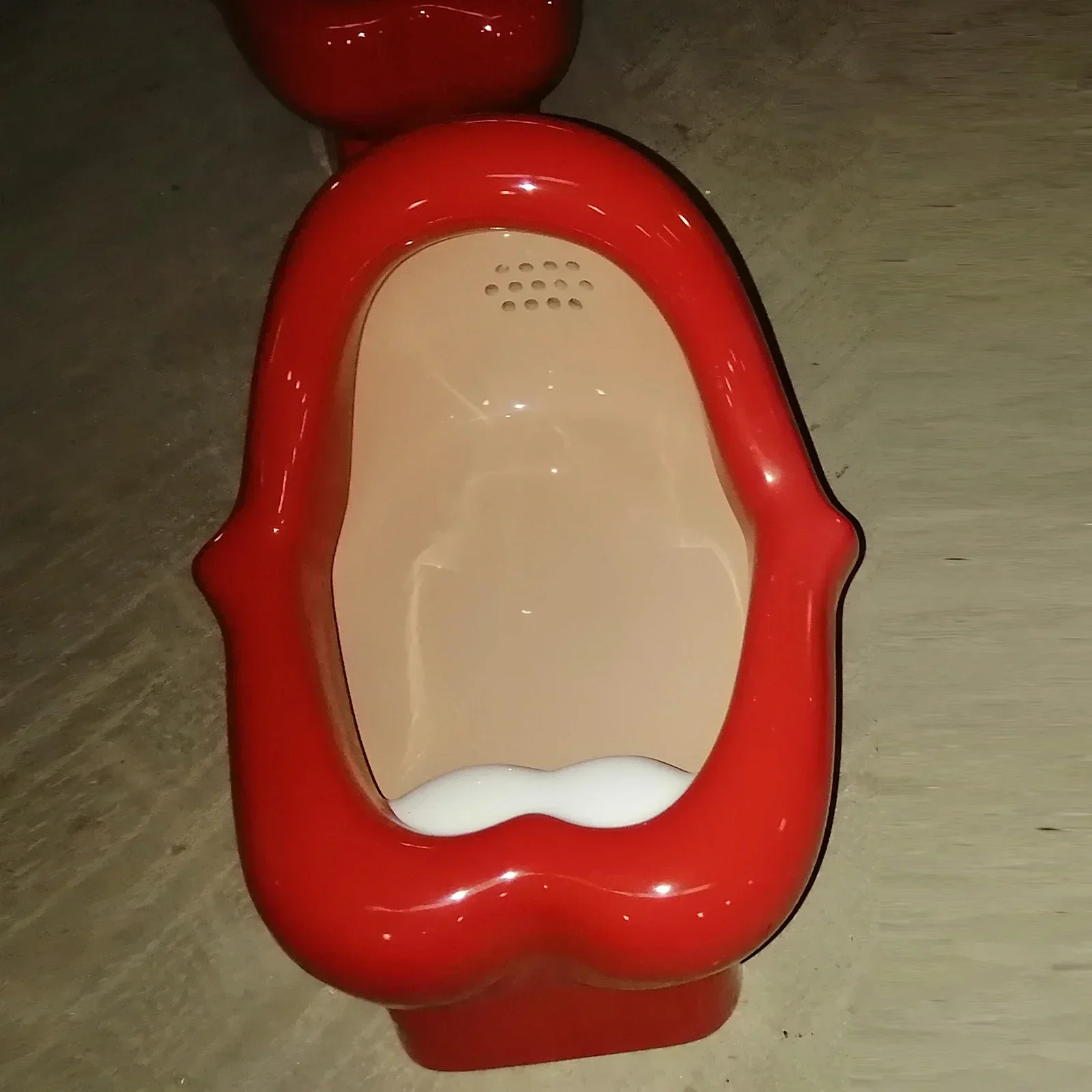 Kiss urinary 3d Piss унитаз кастрюля салон моча устройство горячее мочевище Red Bloody губ бар