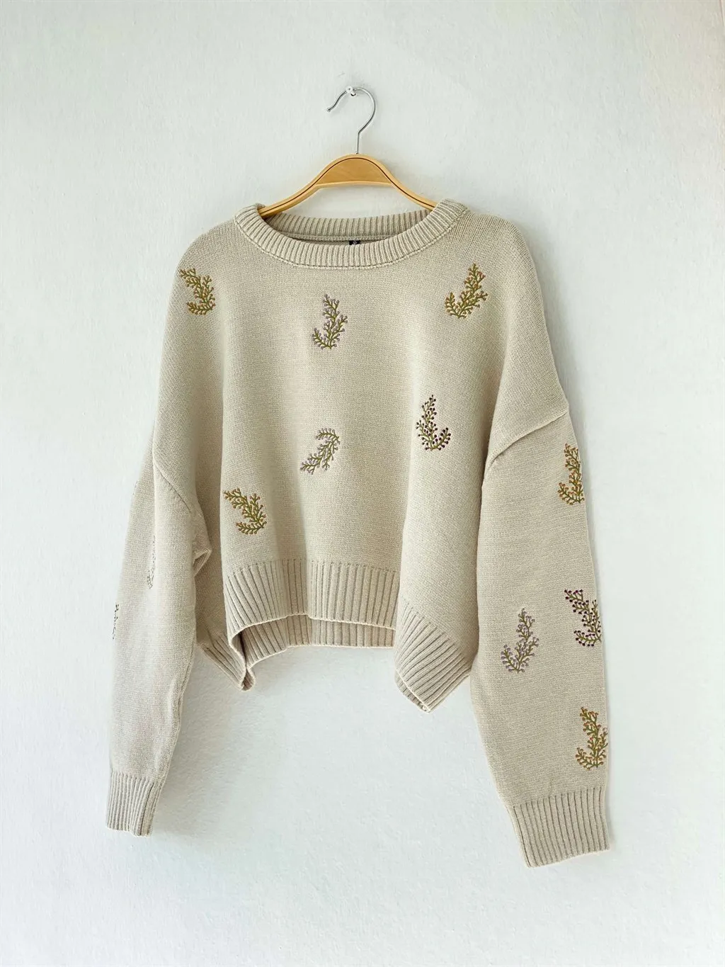 

Retrobird Women Pullover Sand Color Hattuş Standard Mould Lavender Embroidered Pullovers Women Knitwear
