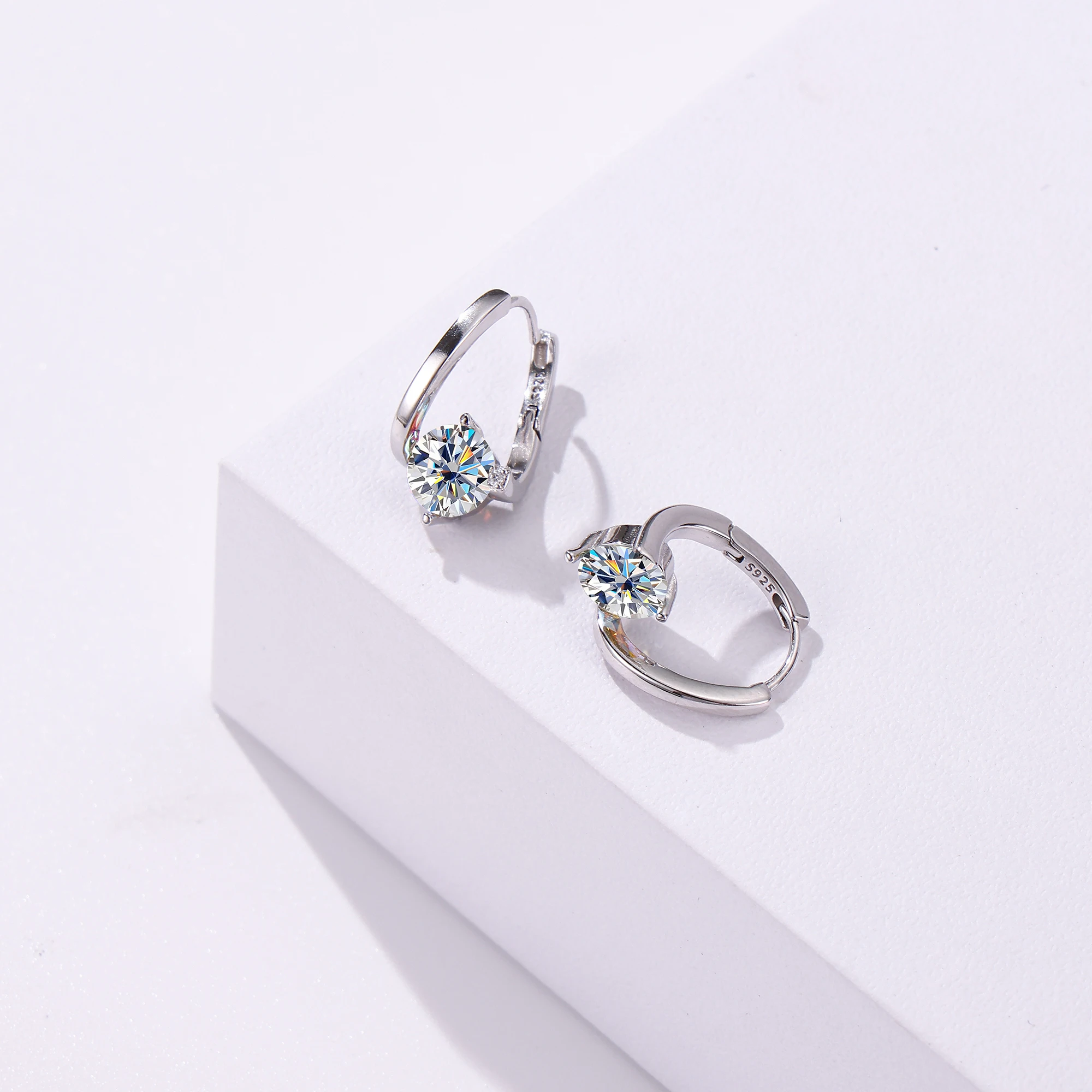 Женские серьги с муассанитом простые и элегантные серьги-подвески из серебра 925