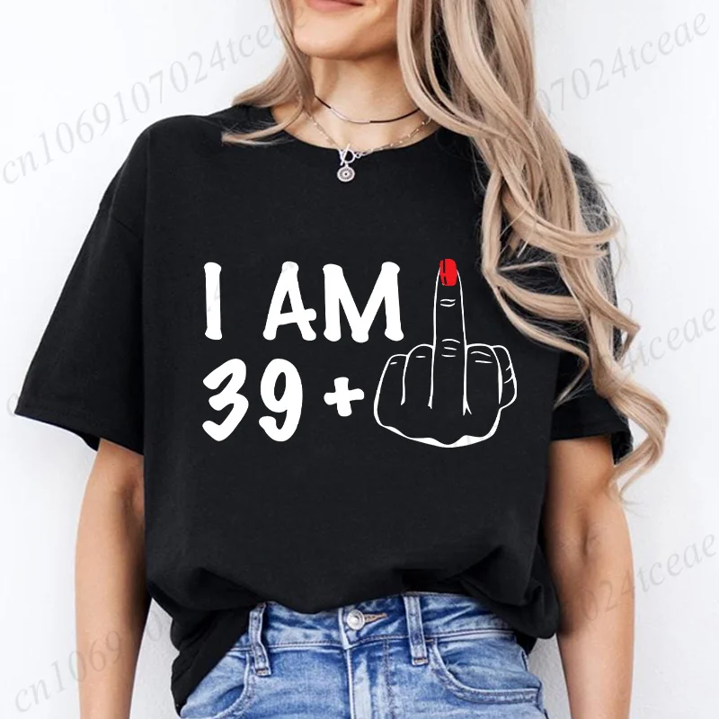 Женская новая модная одежда I Am 19/29/39/49/59/69 плюс топы со средним пальцем для