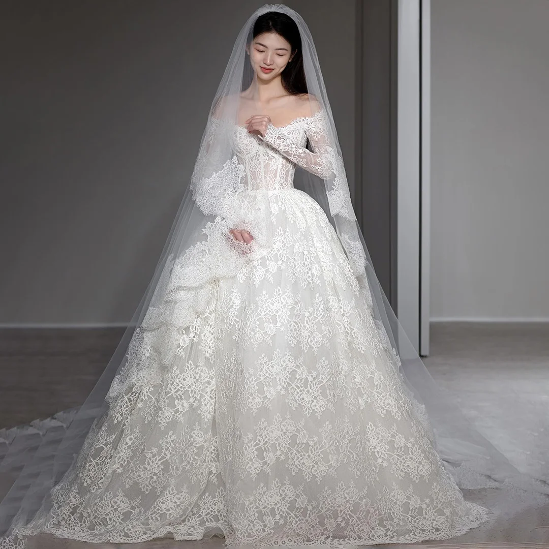 

Платье свадебное с открытой спиной и аппликацией, на заказ