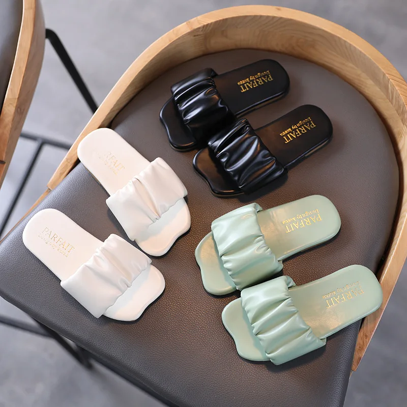 

Детские модные тапочки, Новинка лета 2022, сандалии с пробковой подошвой для девочек, шлепанцы one word, уличная пляжная обувь, трендовая обувь