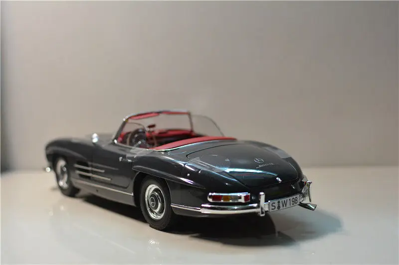 Фото Модель автомобиля Diecast Minichamps 1:18 Benz 300 SL W198 из сплава №5