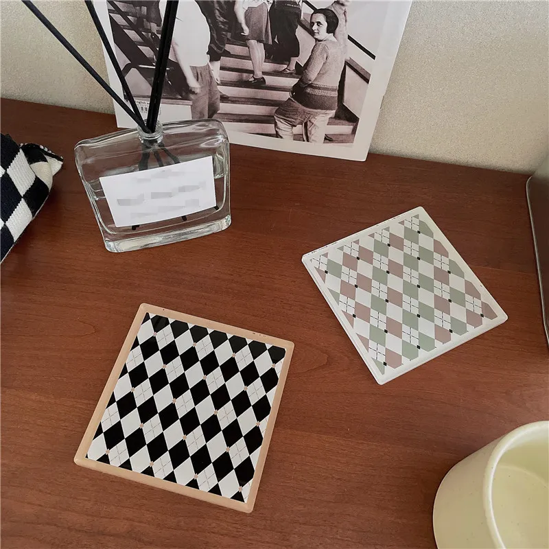 

CuteLife Ins Lattice Square Acrylic Table Mat Kitchen Accessories Coffee Cup Coasters Home Decoration Heat Resistant Dining Mat