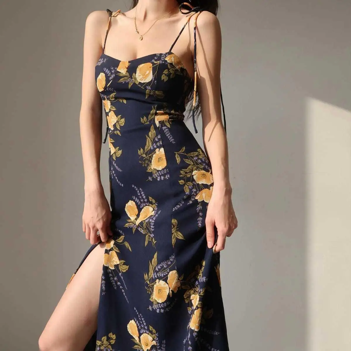 

Spaghetti Strap Elegant Casual Midi Women Dress Summer Sexy Backless Floral Print Party Vestidos Female Fashion Maxi Cloth 2020