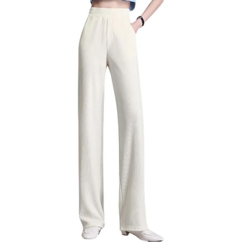 Рисунок 5 - Женские прямые брюки больших размеров