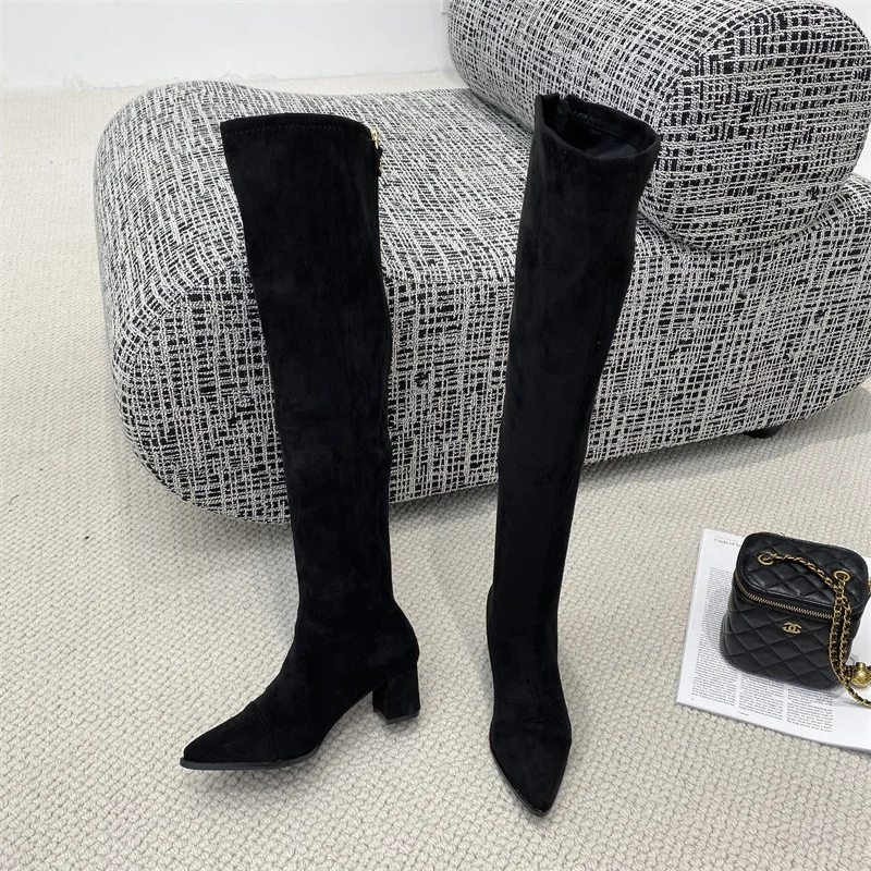 Сапоги женские замшевые выше колена заостренный носок низкий каблук черные