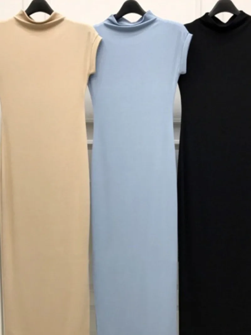 Женское платье с коротким рукавом однотонное облегающее длинное поясом и