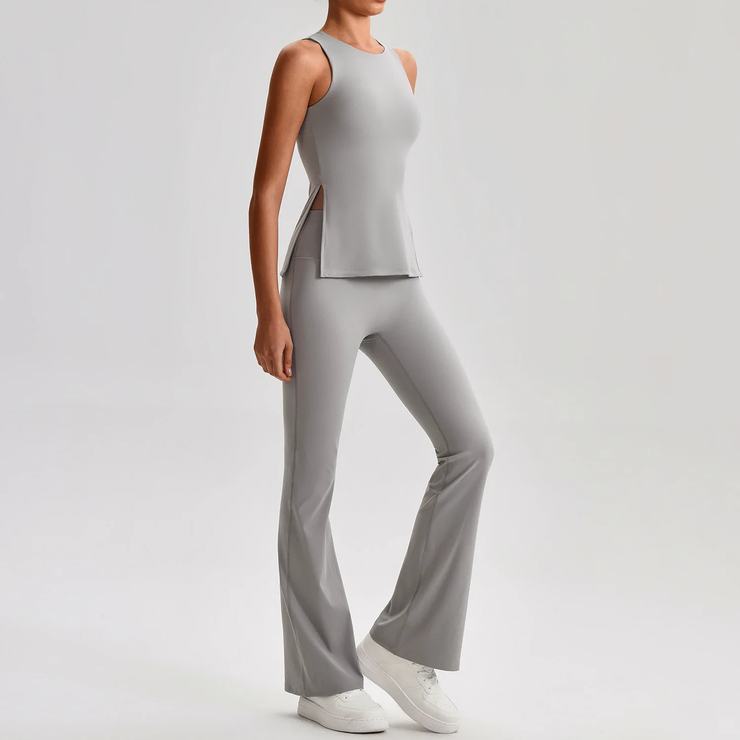 Фото Спортивный костюм SHINBENE Hi Cloud 2Pcs: топ с подкладкой и расклешенные брюки с высокой талией №2