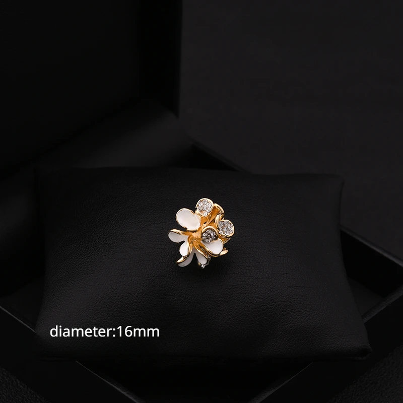 Exquisite Brooch Women's Shirt Collar Pin Fashion Flowers Versatile Anti-Exposure Cardigan Neckline Fixing Buckle Skirt Jewelry