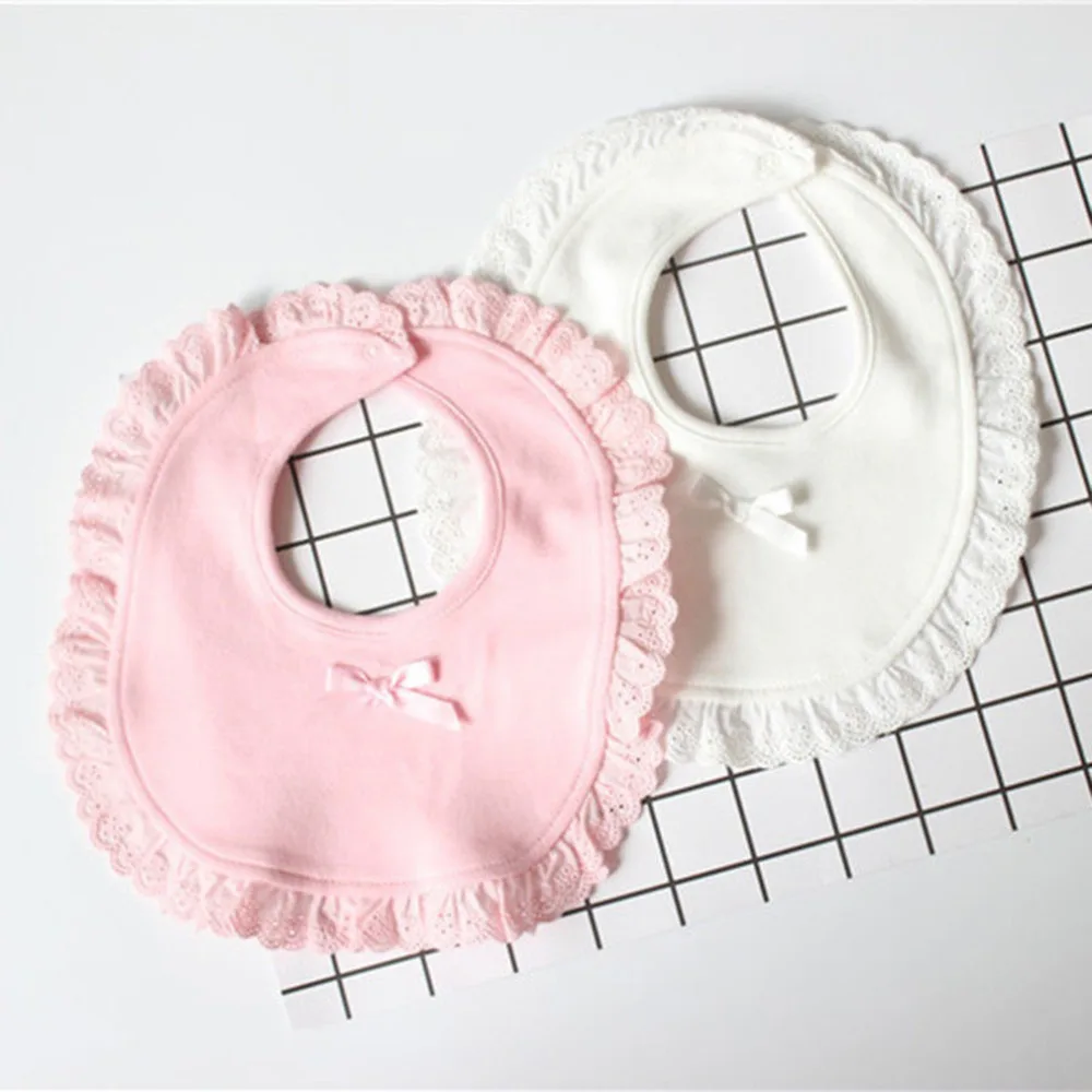 

Fashion Baby Bibs Cotton Blend Newborn Lace Bow Slabbetjes Cute Girls Boys Burp Cloth Infant Bibs Baberos Infant Saliva Towels