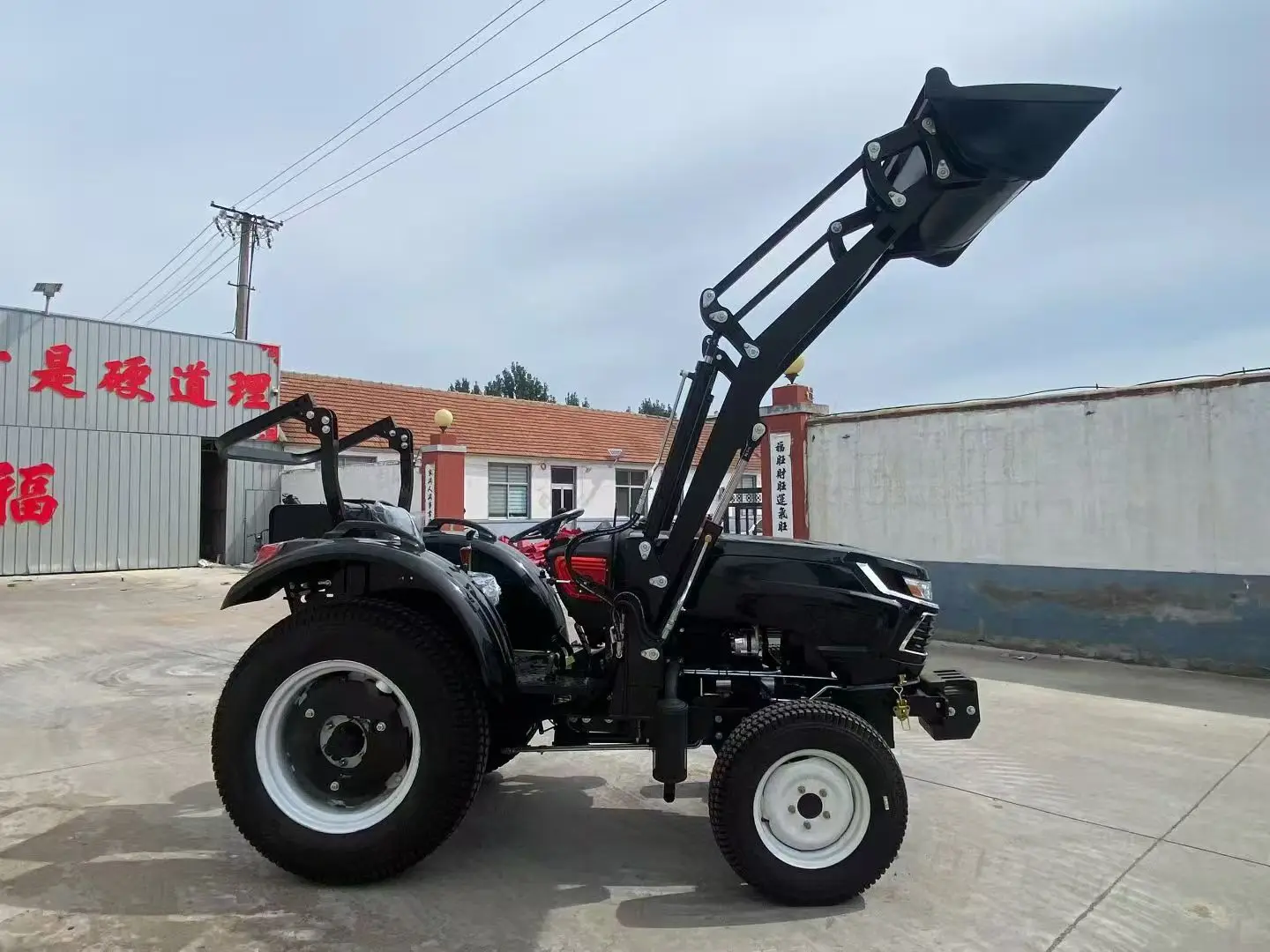 Фото Трактор для фермерских хозяйств 50 л.с., 4WD, соответствующий мировым стандартам качества, подходит для рынка Африки №4