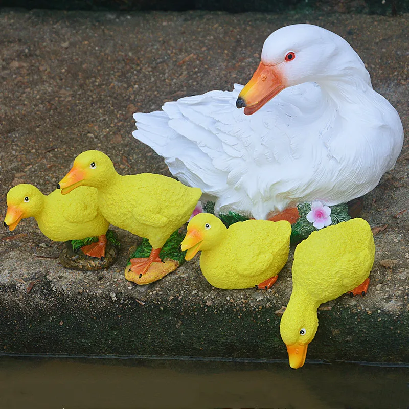 

2pc Cross-Border Supply Garden Yard Decorations Home Art Gallery Small Yellow Du Model Resin Craft Ornament