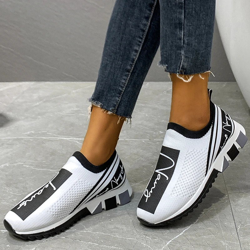 

2022 Women Vulcanized Shoes Designer Sock Shoes Unisex Breathable Casual Shoes Men Slip-On Walking Sneakers Chaussures Homme