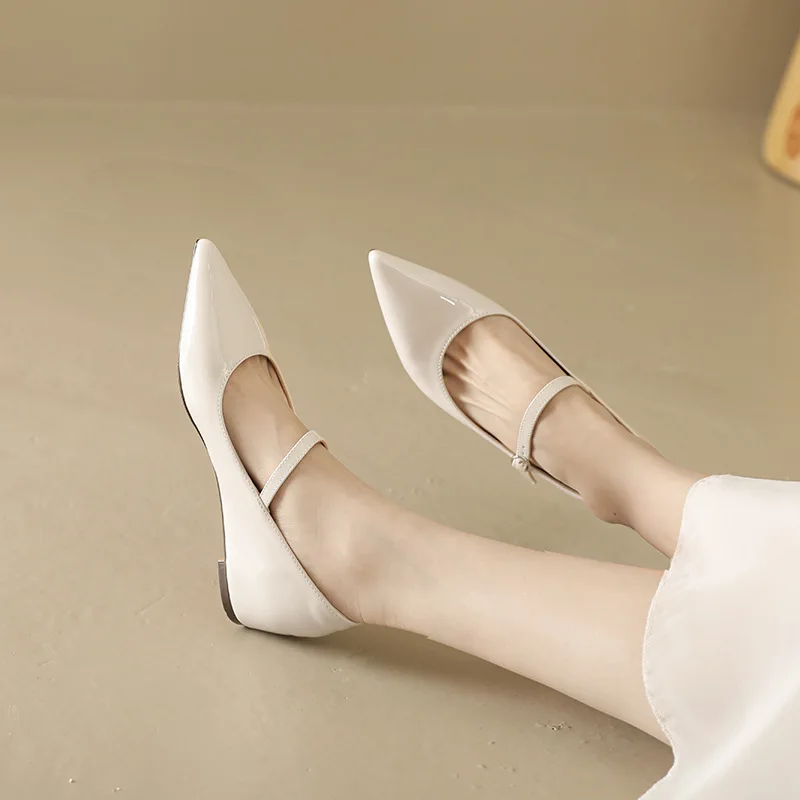 Женские туфли мэри джейн из лакированной кожи с острым носком