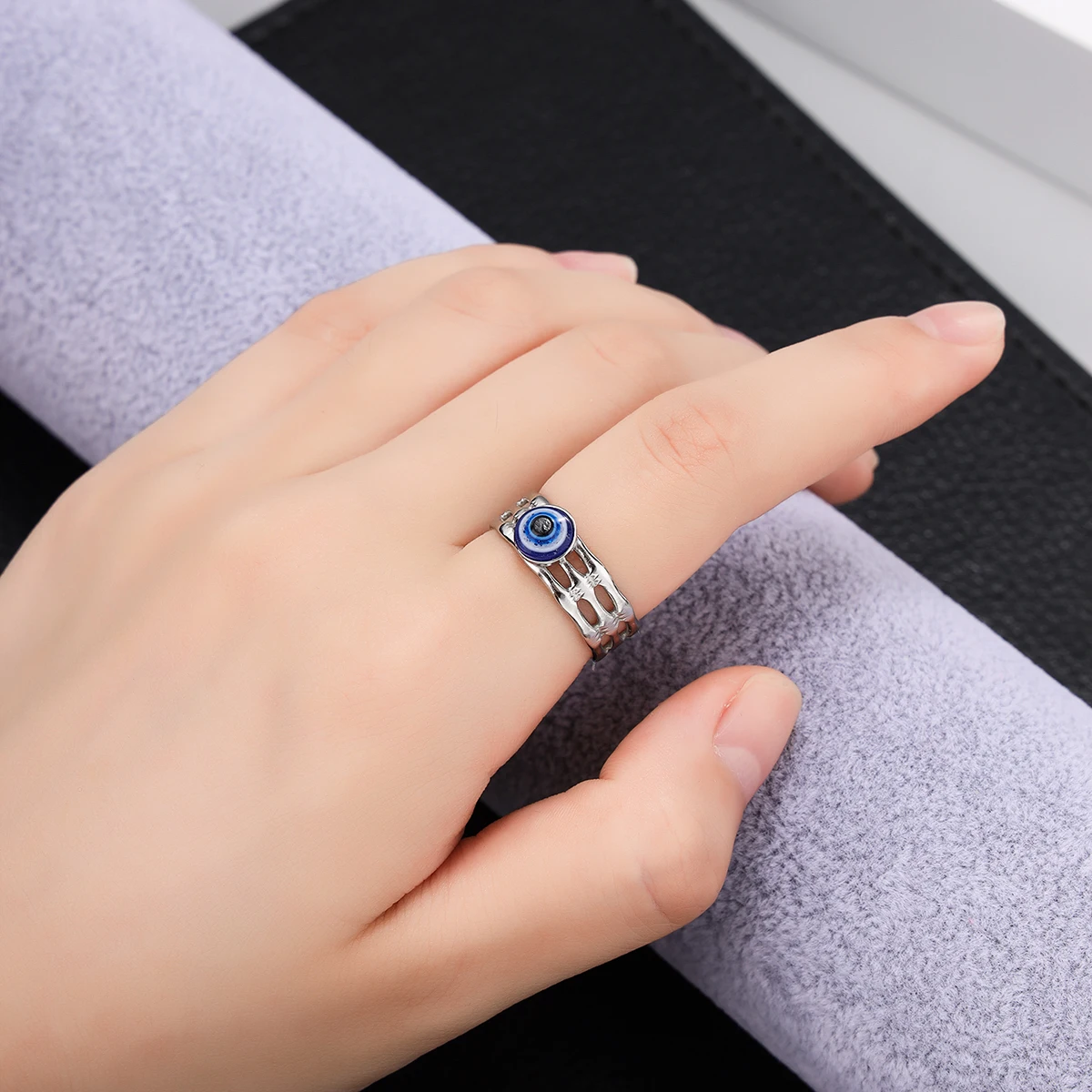 Original Design Devil's Eye Ring European and American Fashion Flower Zircon Silver Ring for Men and Women Pendientes